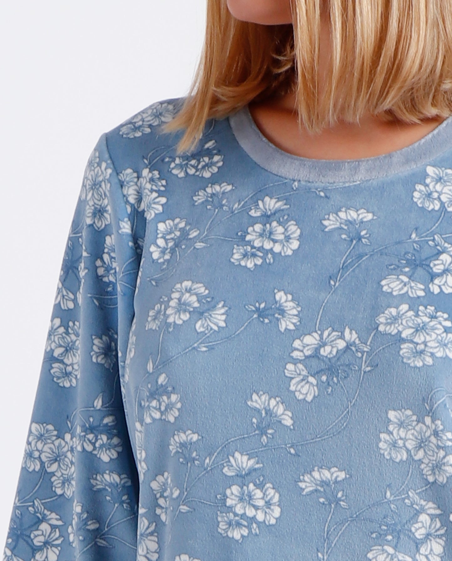 Pigiama Donna in Micro-Pile Fiori Bianchi