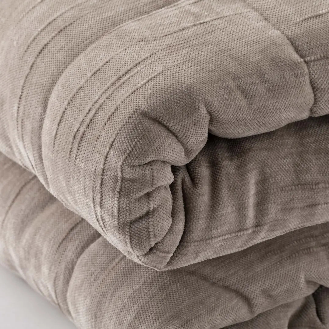 Trapunta ciniglia fiammata Lorey Tortora