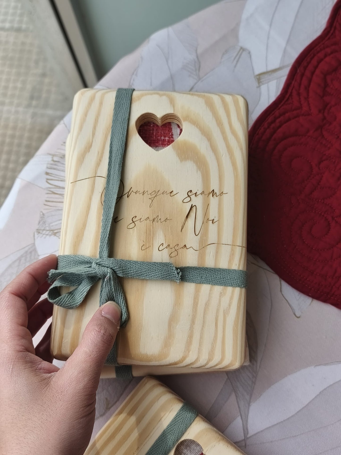 tagliere inciso + canovaccio/tovaglietta all americana+ lattiera