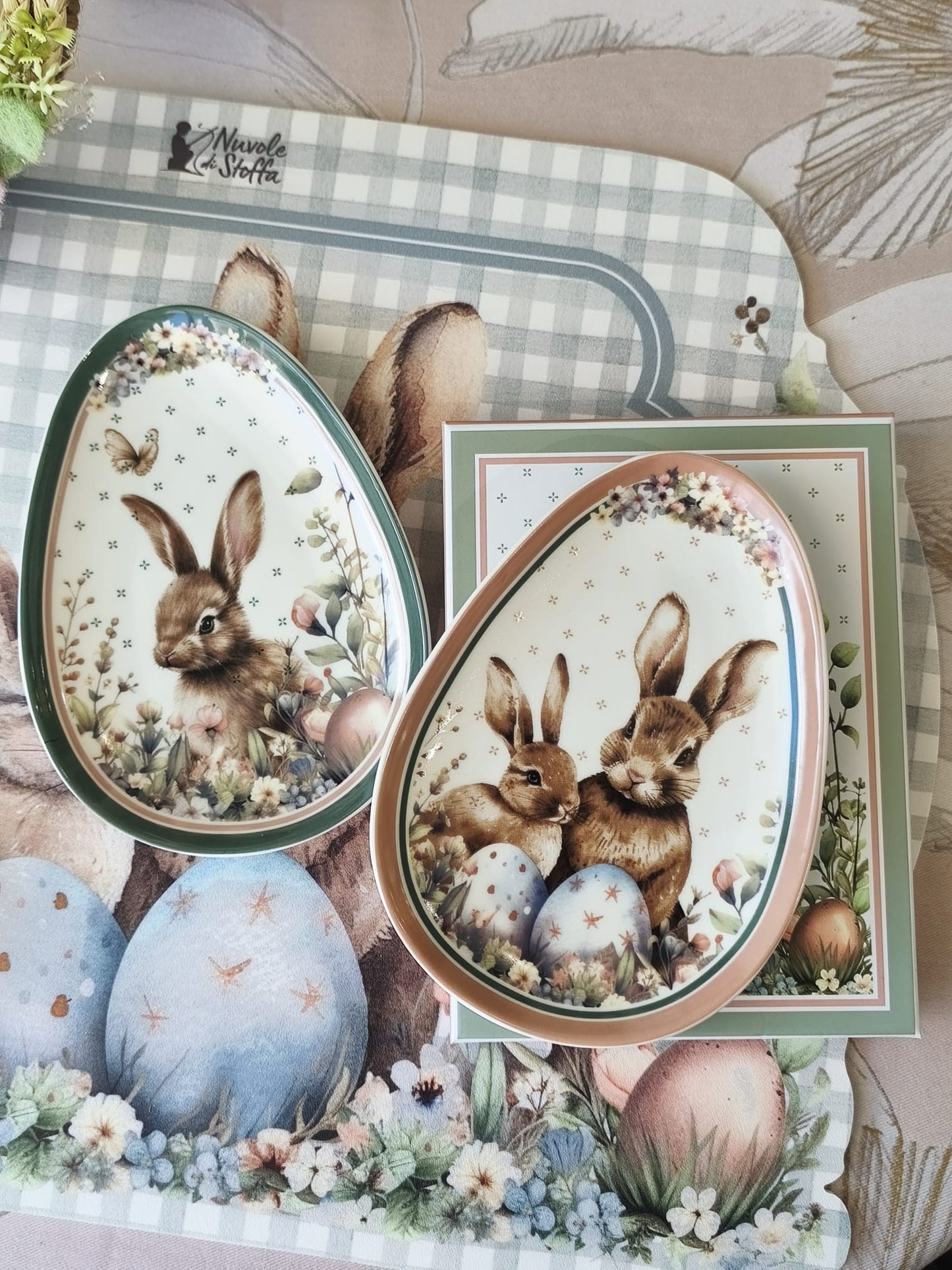 Piattino a forma di uovo Pepen